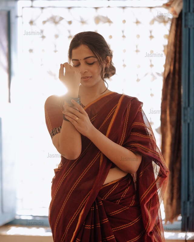 Laharika - लहरिका ( Authentic Narayanpet cotton sarees ) Laharika - लहरिका ( Authentic Narayanpet cotton sarees )