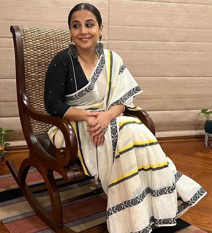 Nakshatra - नक्षत्र ( Khadi cotton sarees ) Nakshatra - नक्षत्र ( Khadi cotton sarees )