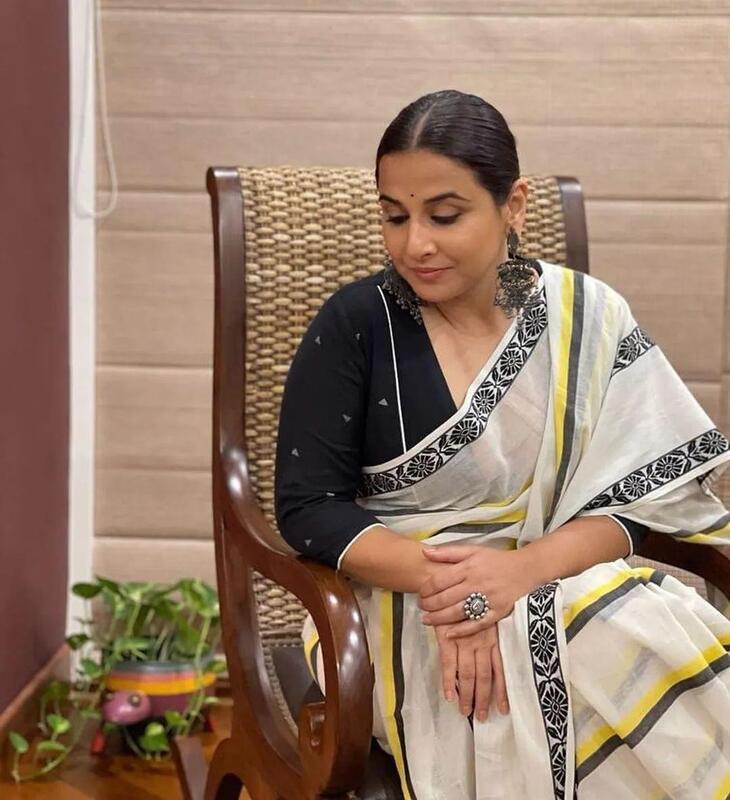 Nakshatra - नक्षत्र ( Khadi cotton sarees ) Nakshatra - नक्षत्र ( Khadi cotton sarees )