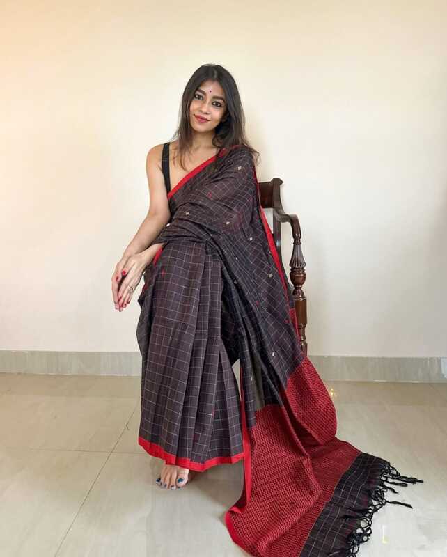 Sharanya - शरण्या ( Khadi cotton sarees ) Sharanya - शरण्या ( Khadi cotton sarees )