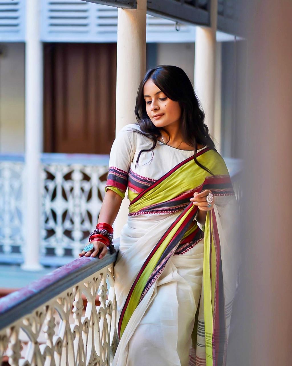 Jhinuk - ঝিনুক ( Khadi cotton sarees ) Jhinuk - ঝিনুক ( Khadi cotton sarees )