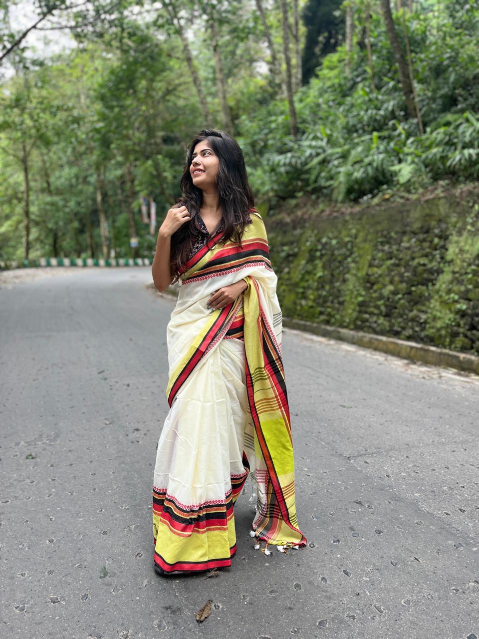 Jhinuk - ঝিনুক ( Khadi cotton sarees ) Jhinuk - ঝিনুক ( Khadi cotton sarees )