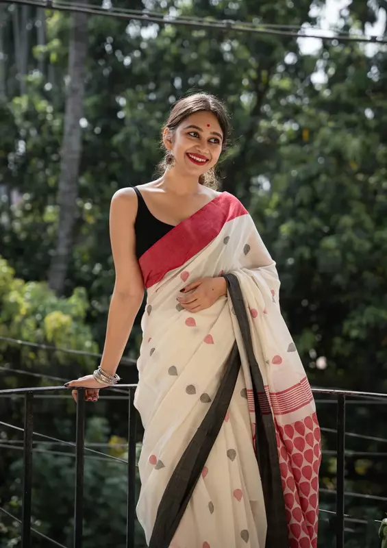 Sharvini ( Khadi cotton sarees ) Sharvini ( Khadi cotton sarees )