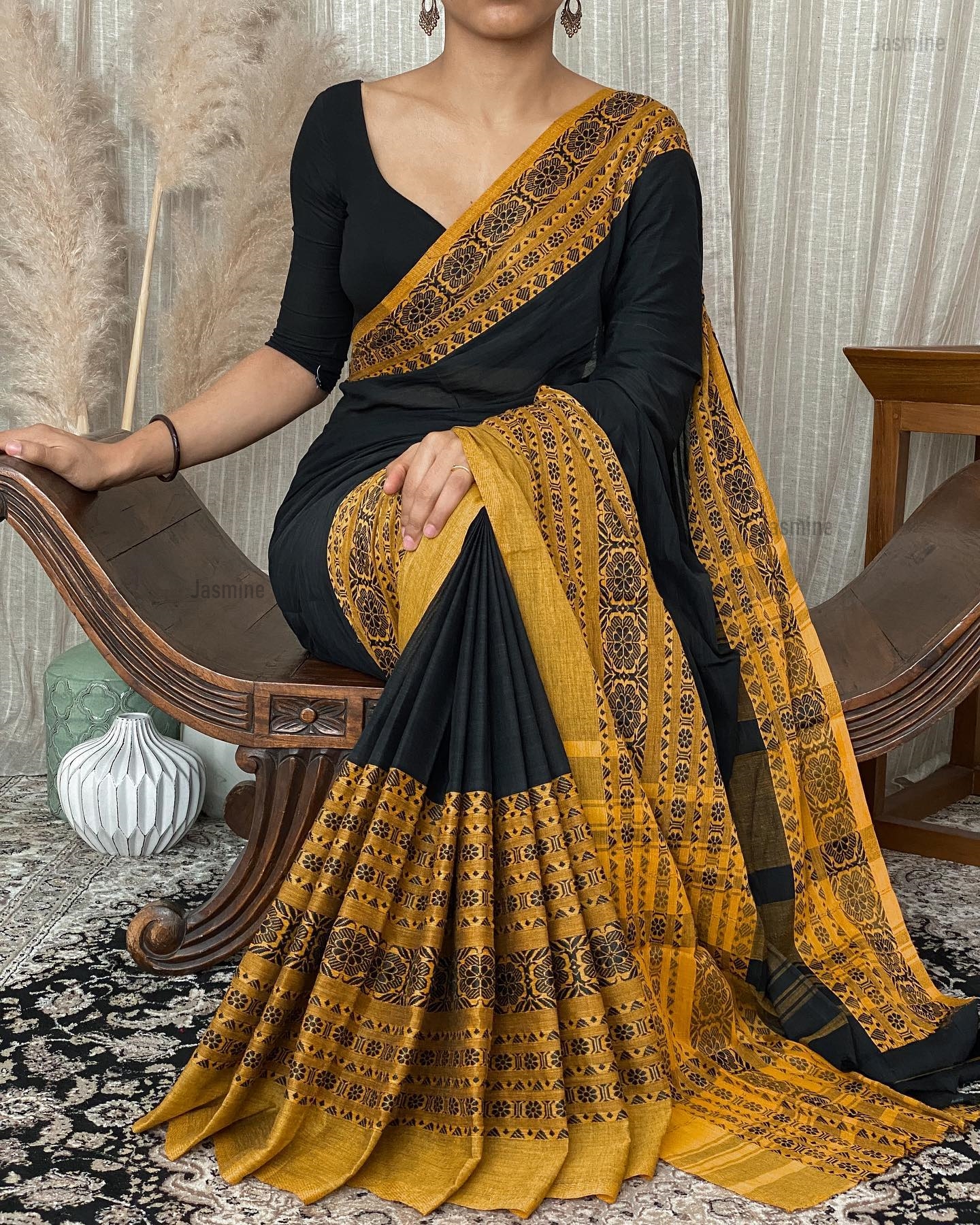 Tiya - तिया ( Khadi cotton sarees ) Tiya - तिया ( Khadi cotton sarees )