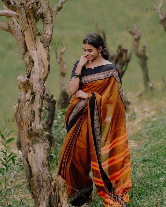Unni ( Authentic Narayanpet Handloom ) Unni ( Authentic Narayanpet Handloom )