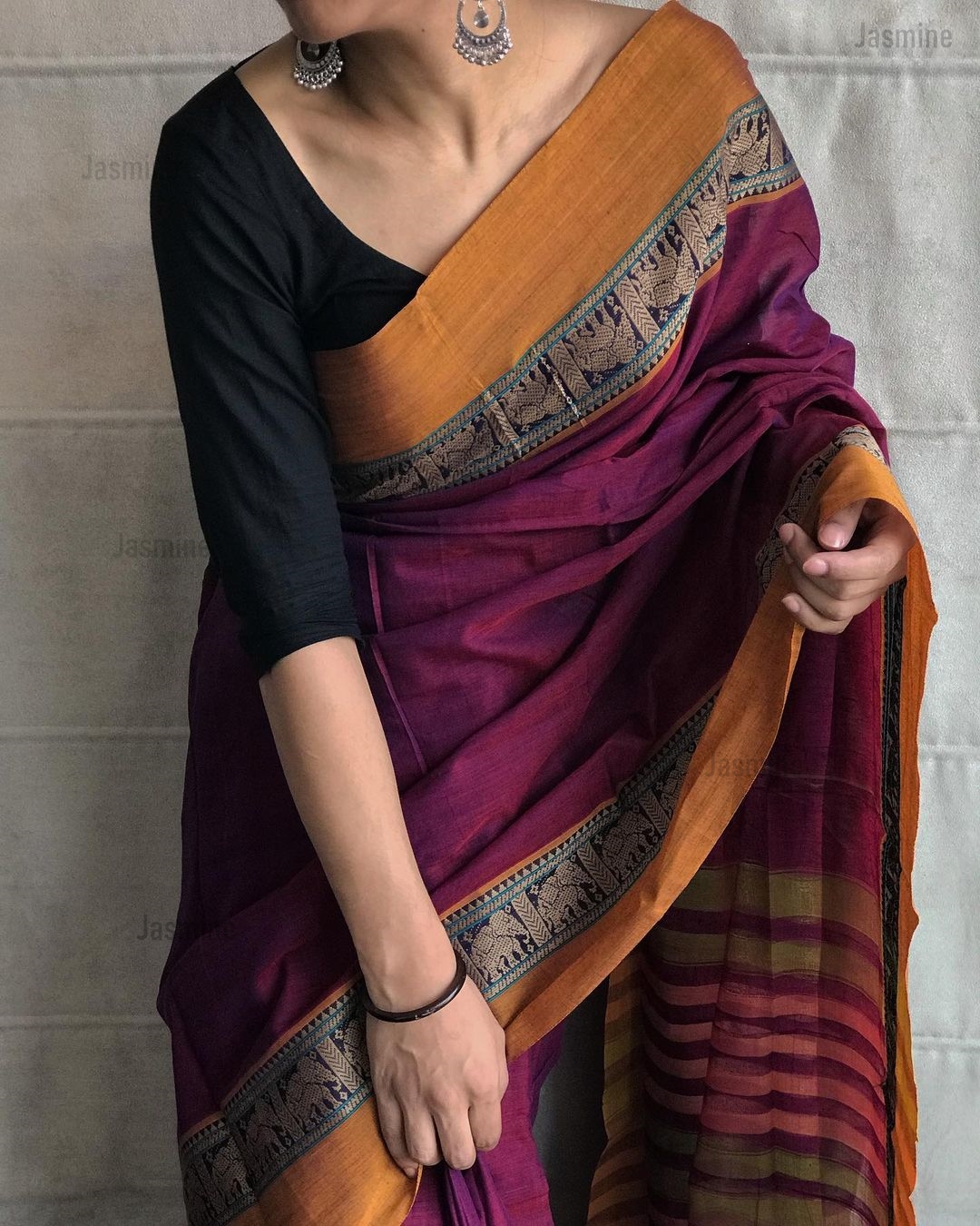 Hasta - ഹസ്ത ( Authentic Narayanpet Handloom ) Hasta - ഹസ്ത ( Authentic Narayanpet Handloom )