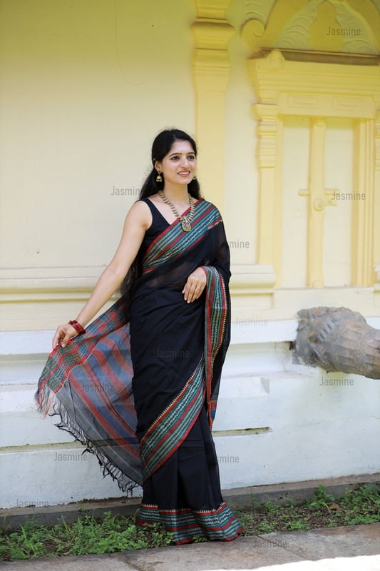 Hrida - हृदा ( Authentic Narayanpet cotton sarees ) Hrida - हृदा ( Authentic Narayanpet cotton sarees )