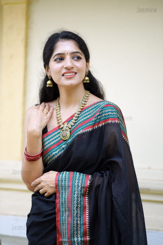 Hrida - हृदा ( Authentic Narayanpet cotton sarees ) Hrida - हृदा ( Authentic Narayanpet cotton sarees )
