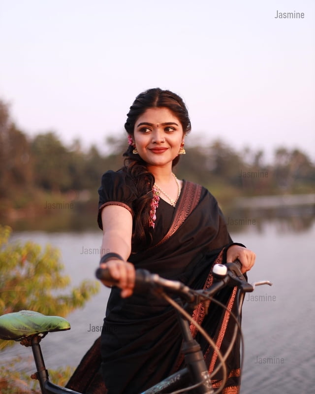 Meher - मेहर ( Cotton silk sarees ) Meher - मेहर ( Cotton silk sarees )