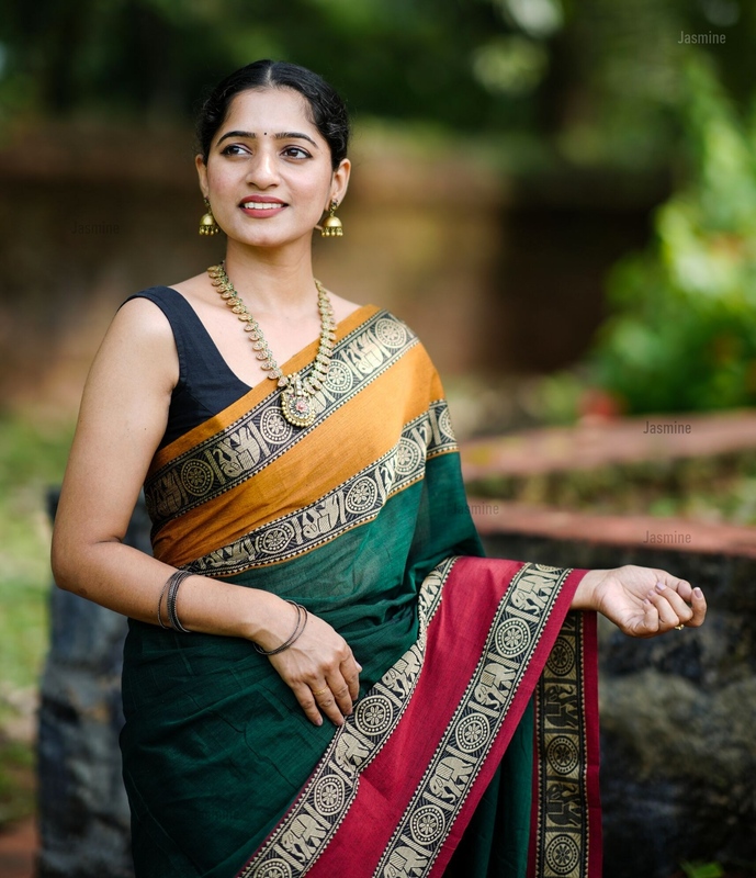 Vyanjana - व्यंजना ( Narayanpet cotton sarees ) Vyanjana - व्यंजना ( Narayanpet cotton sarees )