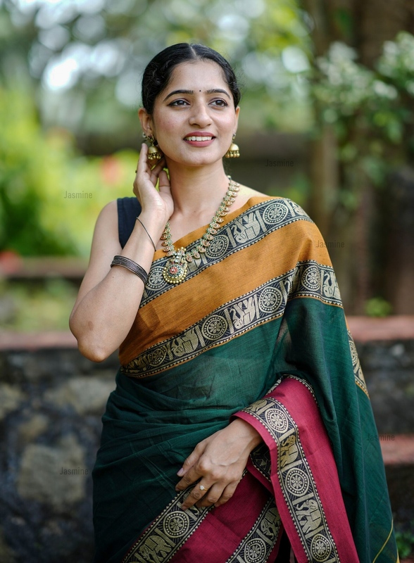 Vyanjana - व्यंजना ( Narayanpet cotton sarees ) Vyanjana - व्यंजना ( Narayanpet cotton sarees )