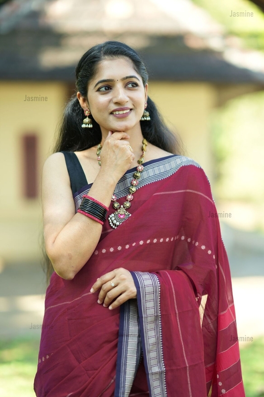 Raveena - రవీనా ( Narayanpet cotton sarees ) Raveena - రవీనా ( Narayanpet cotton sarees )