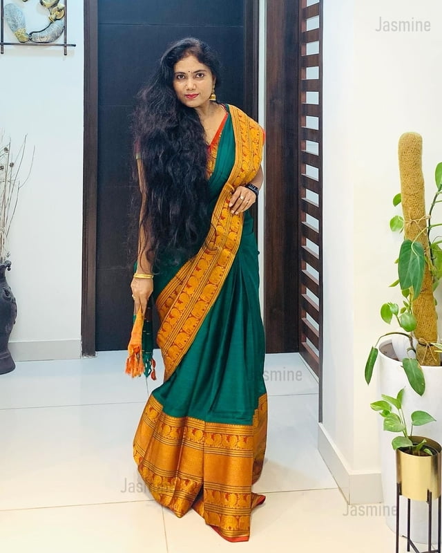 Big Border - Bottle Green ( Pure Narayanpet ) Big Border - Bottle Green ( Pure Narayanpet )