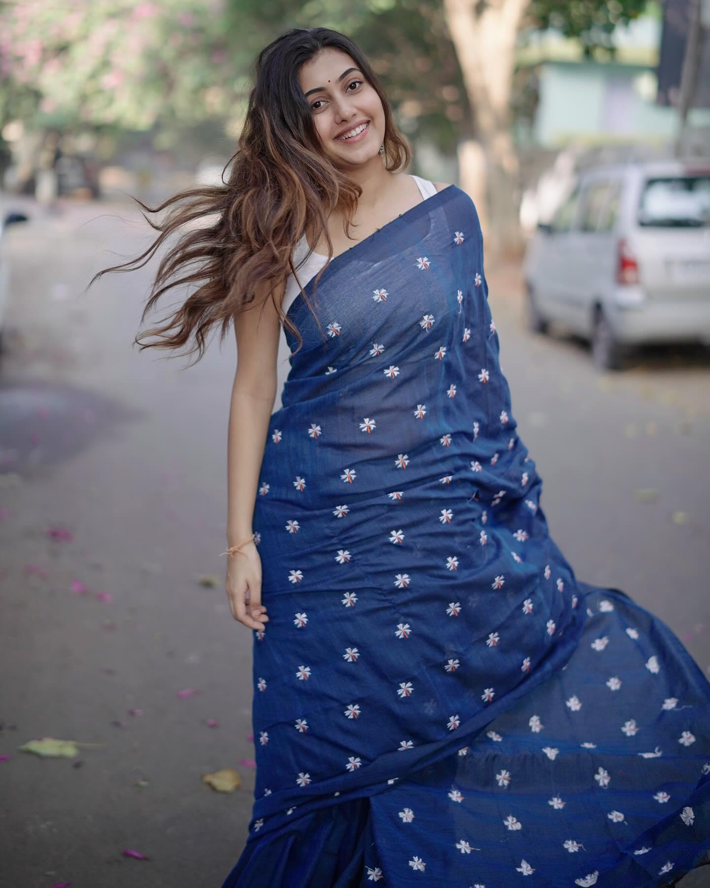 Larisha - लारिशा ( Khadi cotton sarees ) Larisha - लारिशा ( Khadi cotton sarees )